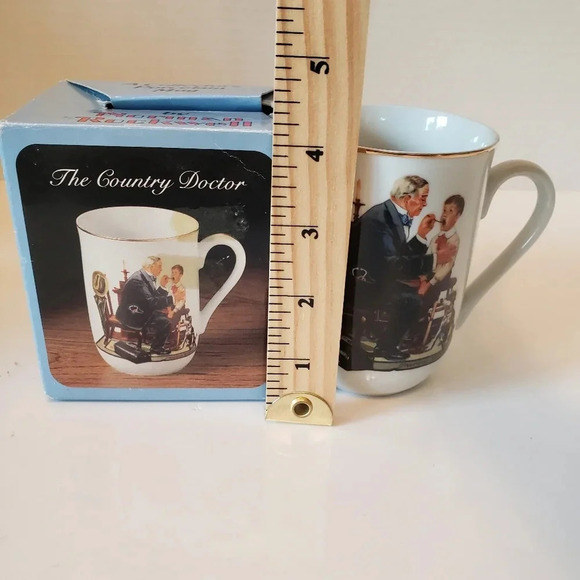 Vintage Norman Rockwell Set of 3 Porcelain Collectible Coffee cups. - Picture 7 of 7